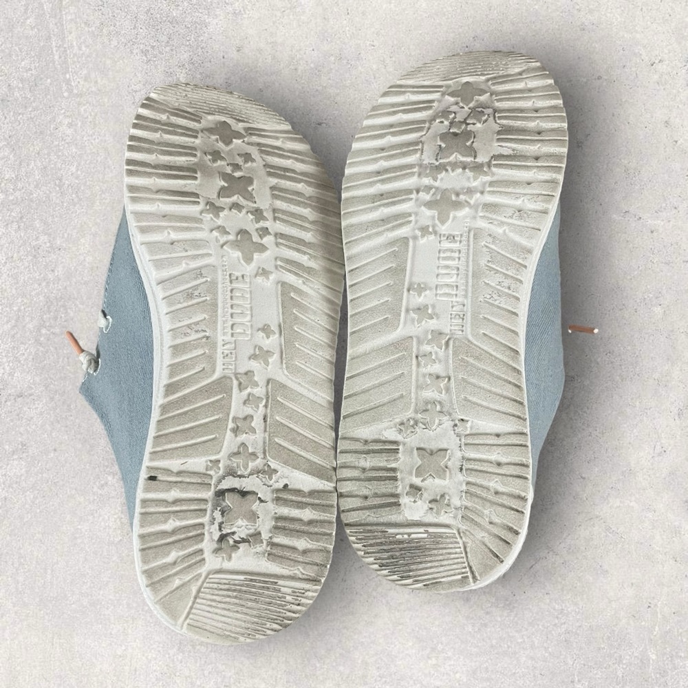 Hey Dude Shoes Womens 9 Wendy Boho Light Denim Moccasins Flats - Picture 6 of 8